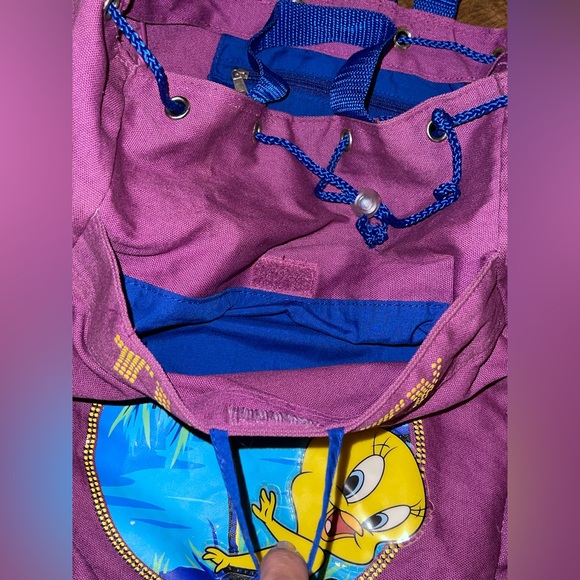 Tweety Drawstring Backpack - Picture 4 of 8